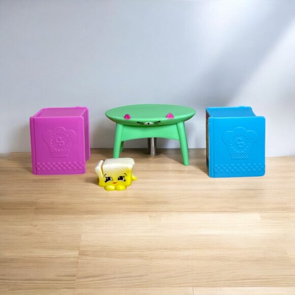 Lot of 2 Shopkins Doll Figures 1Betsy Butter & Shopping Baskets - Picture 5 of 6